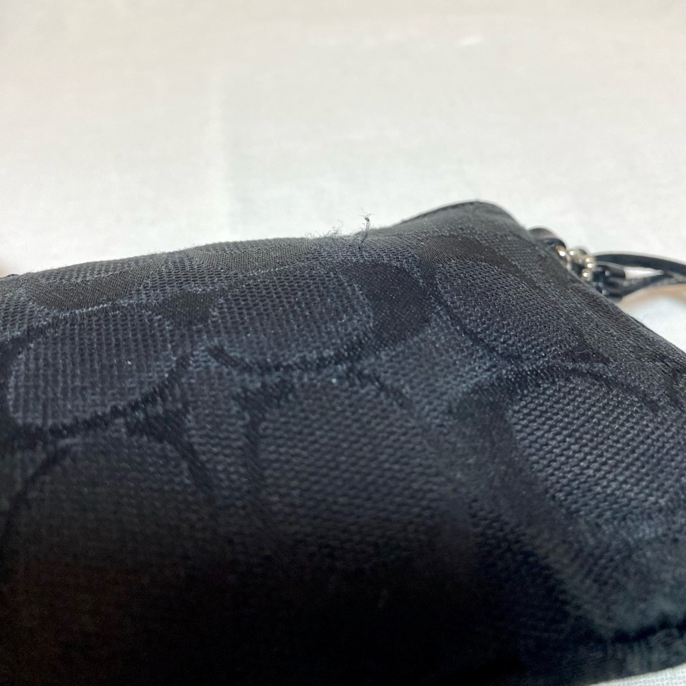 Coach Black Signature Jacquard Wristlet - Picture 6 of 12
